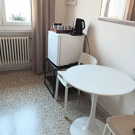 Private And Bathroom Close To Piazzale Roma In Venice Гостевой дом *