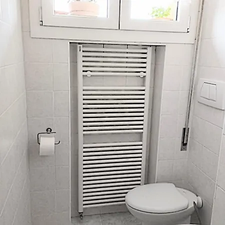 Гостевой дом Private And Bathroom Close To Piazzale Roma In Venice Местре
